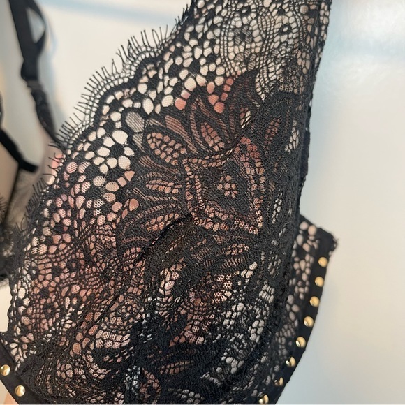Victoria’s Secret very sexy plunge black‎ lace bra size 32 DDD - Picture 3 of 5